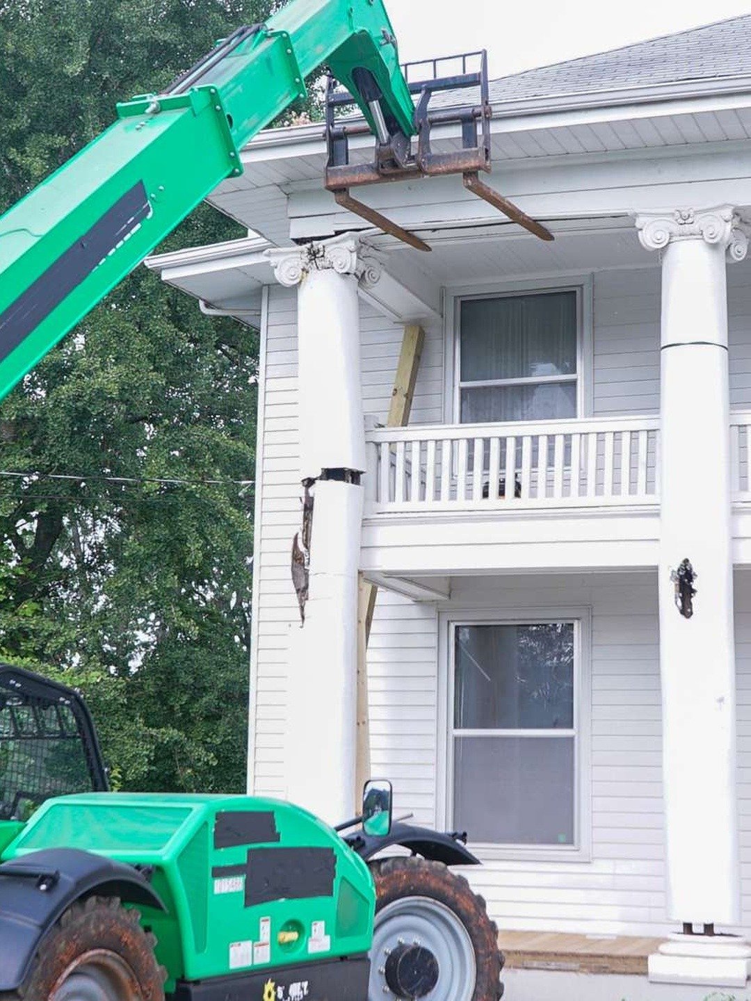 Fixer to Fabulous: Welcome Inn “In Over Their Heads” S1E1 December 5 2023 on HGTV