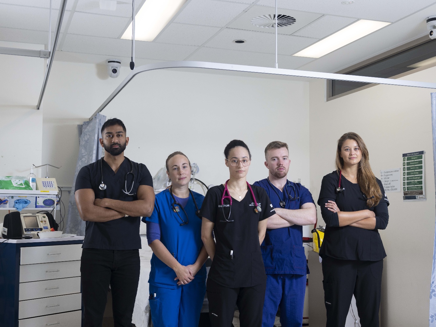 Junior Doctors Down Under S1E2 16 November 2023 on 5*