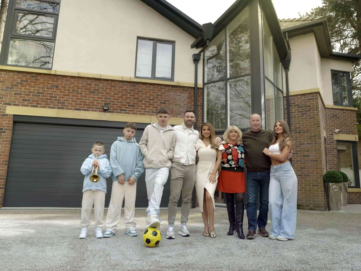 The Bardsley Bunch “Sweet 16s, Boxing Champs and the Hallowed Turf” S1E6 21 May 2025 on ITV BE