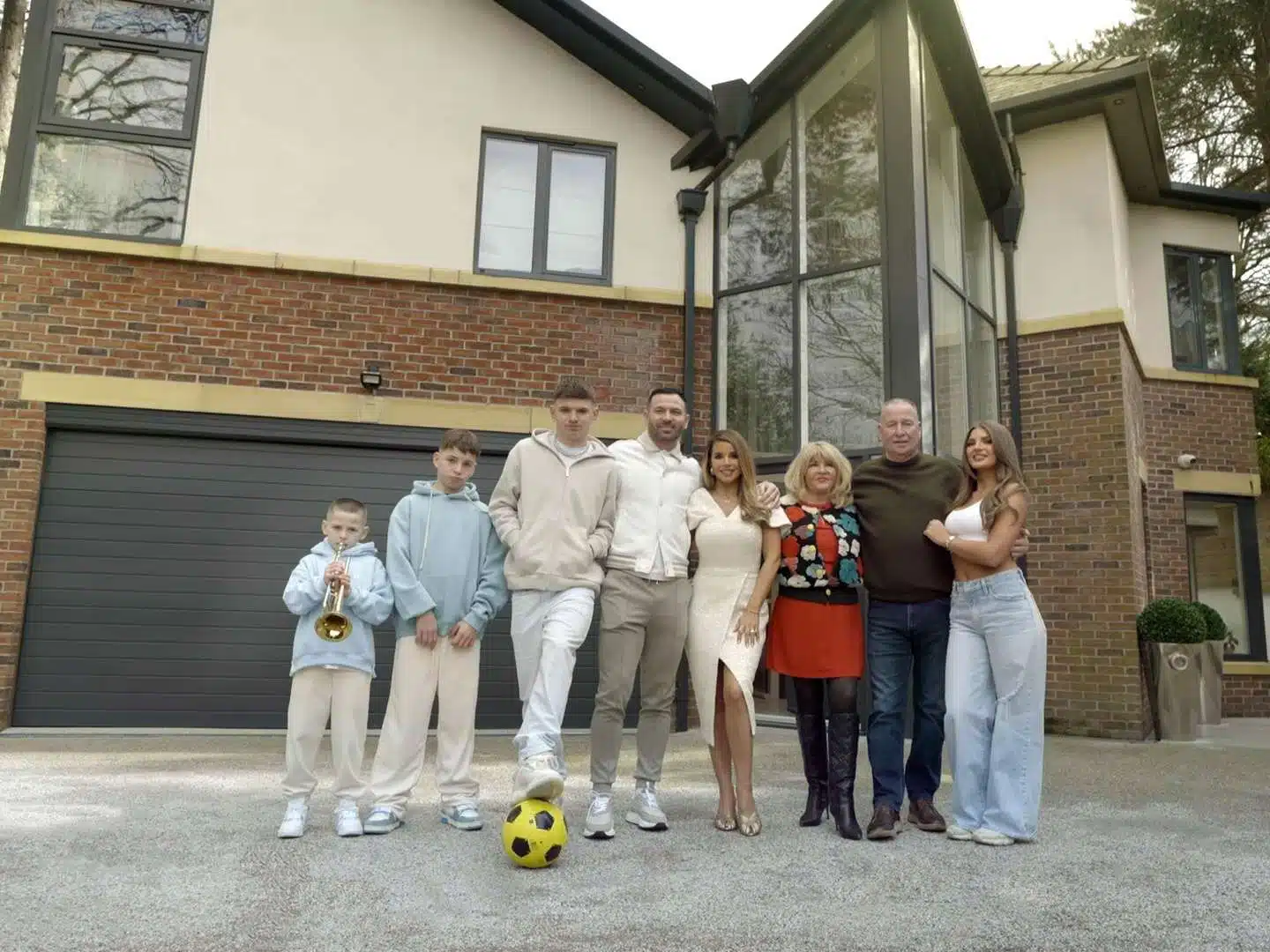 The Bardsley Bunch The Bardsley Bunch “Birthday Dilemmas, Transplant Decisions, and a Big Reveal” S1E5 14 May 2025 on ITV BE