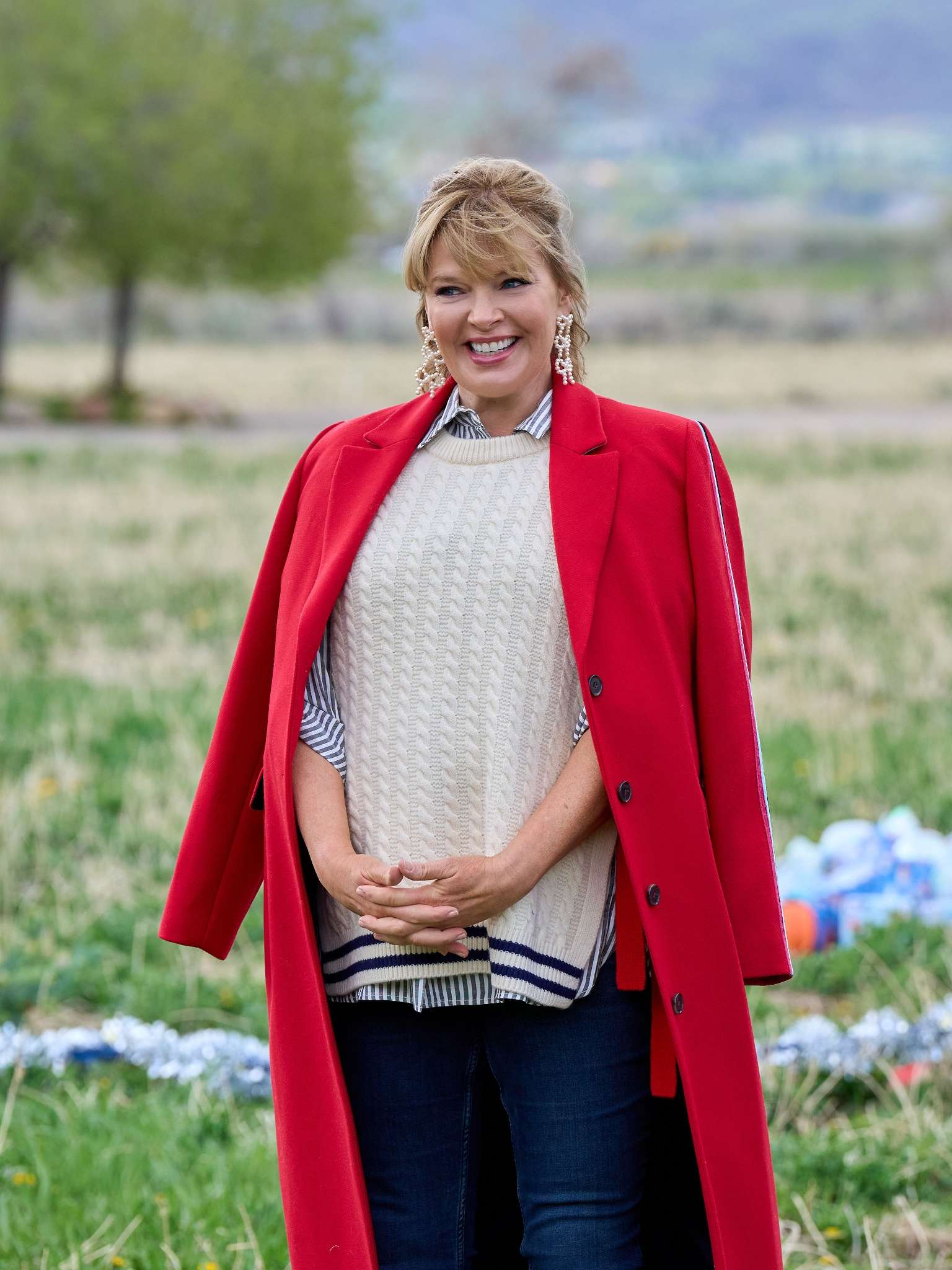 Finding Mr. Christmas “Finding Mr. Christmas: Reunion Special” S2E9 December 20 2025 on Hallmark