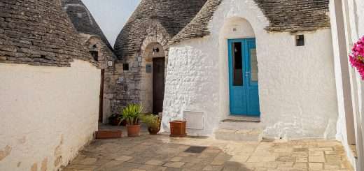 World's Bargain Dream Homes 